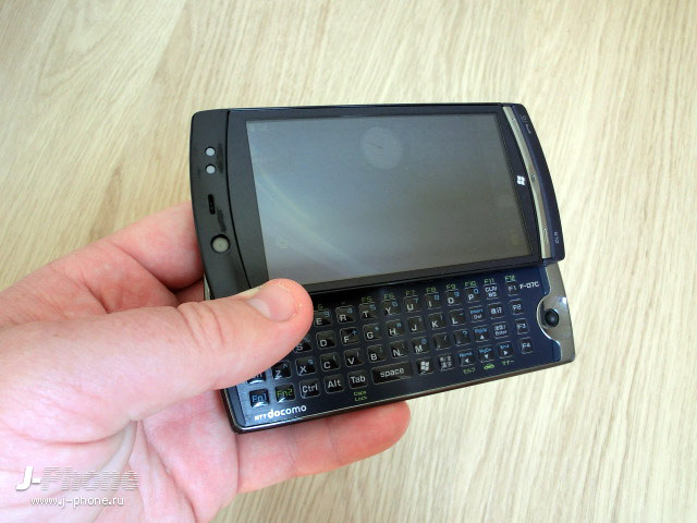 японские телефоны Docomo F-07C Loox