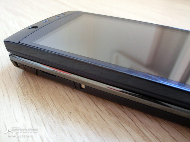 японские телефоны Docomo F-07C Loox