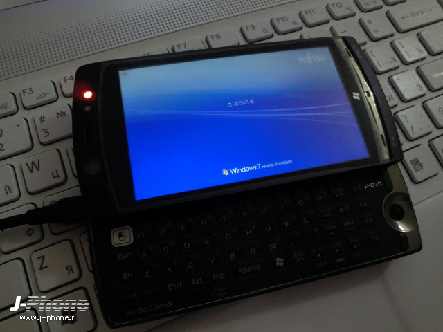 японские телефоны Docomo F-07C Loox