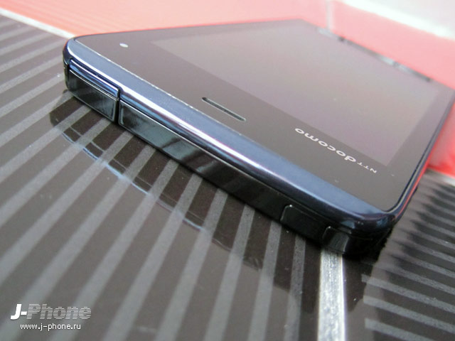 Fujitsu Docomo F-07D Arrows µ