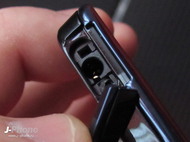 Fujitsu Docomo F-07D Arrows µ