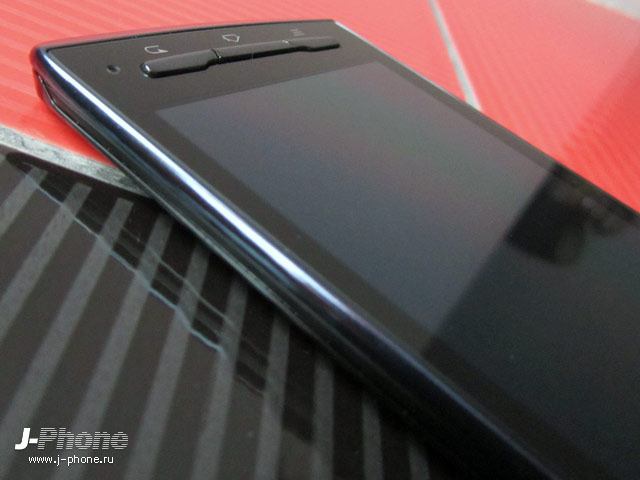 Fujitsu Docomo F-07D Arrows µ