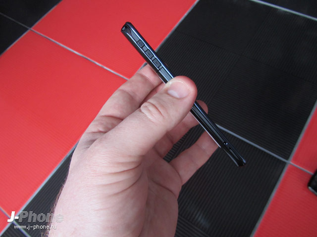 Fujitsu Docomo F-07D Arrows µ