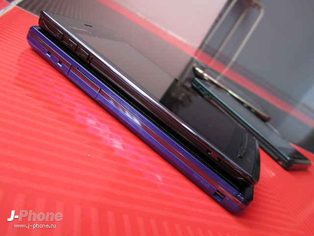 Fujitsu Docomo F-07D Arrows µ