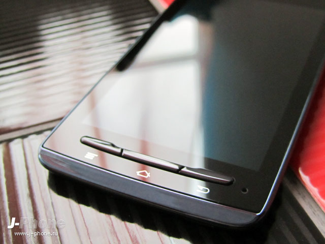 Fujitsu Docomo F-07D Arrows µ