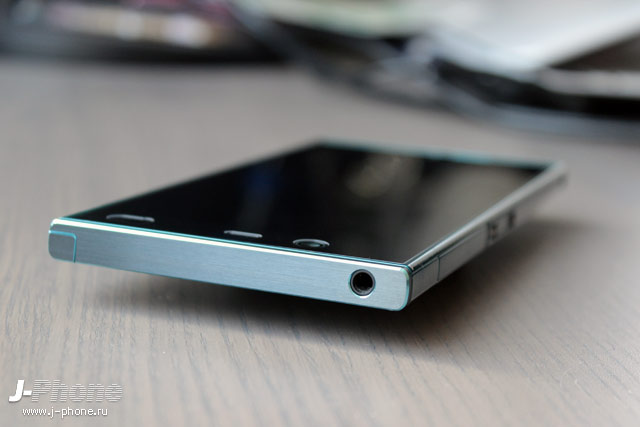 Fujitsu ARROWS Nx F-02H