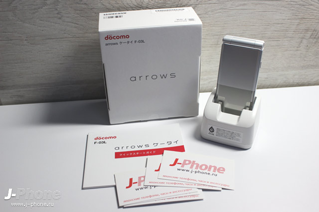 Фотообзор Fujitsu ARROWS Phone F-03L (silver)
