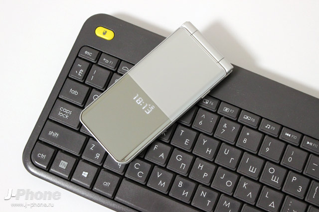Fujitsu ARROWS Phone 3 F-03L