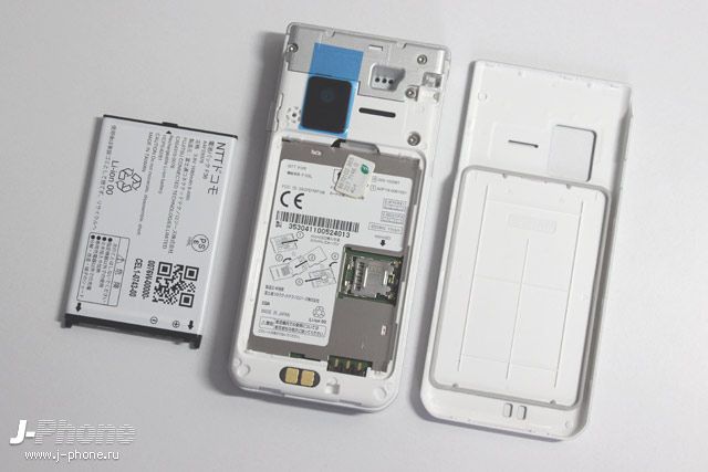 Фотообзор Fujitsu ARROWS Phone F-03L (silver)