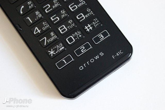 Обзор кнопочной Android раскладушки Fujitsu ARROWS Basic F-41C
