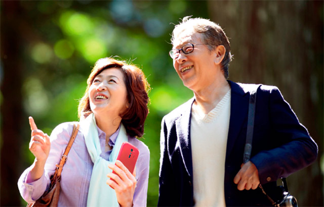 Сотовый оператор NTT Docomo и компания Fujitsu предсавили новый Android смартфон для японских пенсионеров Easy Smartphone F-42A