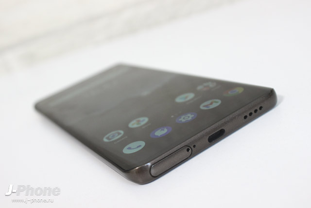Фотообзор Fujitsu ARROWS 5G F-51A