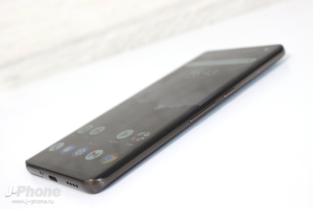 Фотообзор Fujitsu ARROWS 5G F-51A