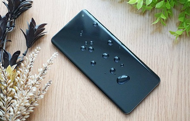 Фотообзор Fujitsu ARROWS 5G F-51A