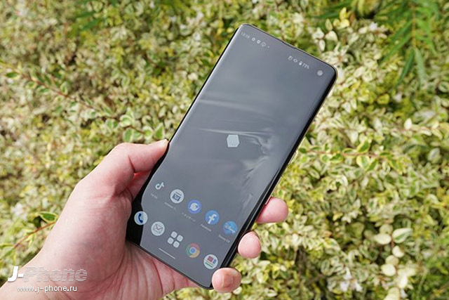 Фотообзор Fujitsu ARROWS 5G F-51A