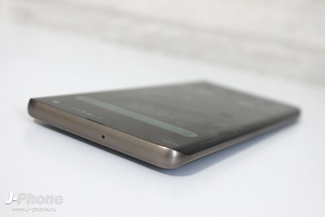 Фотообзор Fujitsu ARROWS 5G F-51A