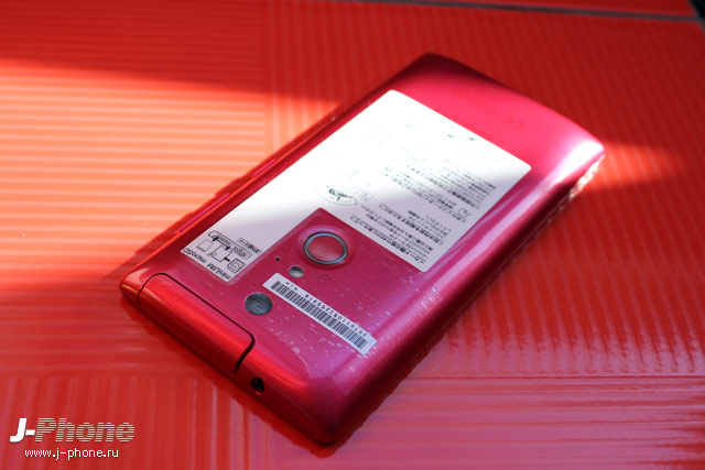 Японский смартфон Fujitsu Arrows NX Docomo F-01F в розовом цвете