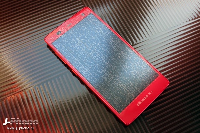 Японский смартфон Fujitsu Arrows NX Docomo F-01F в розовом цвете