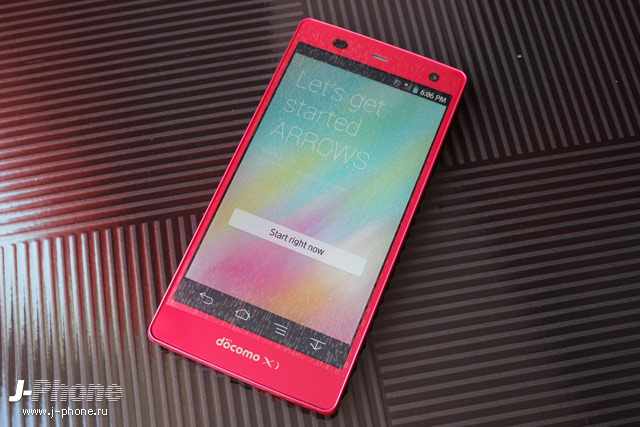 Японский смартфон Fujitsu Arrows NX Docomo F-01F в розовом цвете