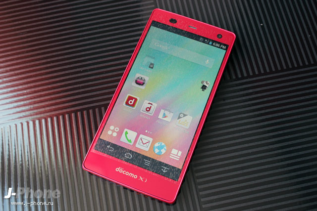 Японский смартфон Fujitsu Arrows NX Docomo F-01F в розовом цвете