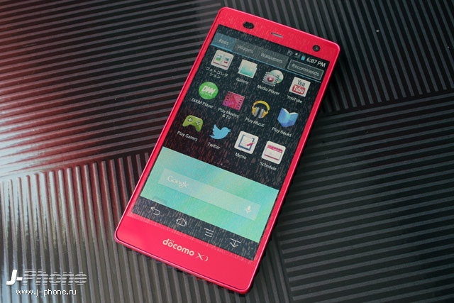 Японский смартфон Fujitsu Arrows NX Docomo F-01F в розовом цвете