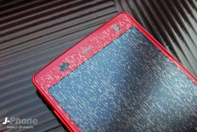 Японский смартфон Fujitsu Arrows NX Docomo F-01F в розовом цвете