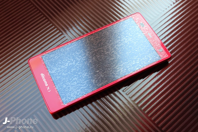 Японский смартфон Fujitsu Arrows NX Docomo F-01F в розовом цвете