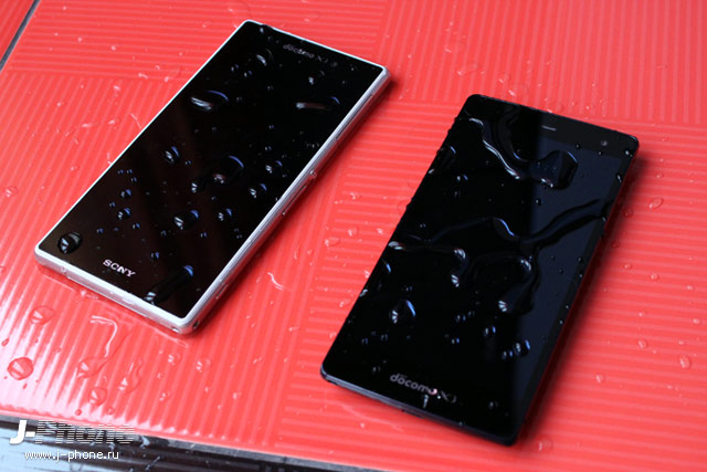 Тестируем на водонепроницаемость Sony Xperia Z1 Docomo SO-01F и Fujitsu Arrows NX Docomo F-01F Тестируем на водонепроницаемость Sony Xperia Z1 Docomo SO-01F и Fujitsu Arrows NX Docomo F-01F