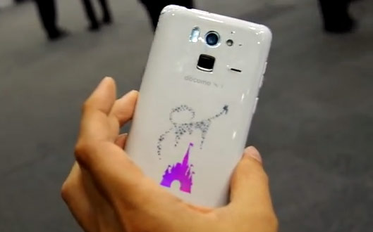 Новый японский смартфон Fujitsu Docomo F-07E Disney Mobile поступит в продажу 31 июля Новый японский смартфон Fujitsu Docomo F-07E Disney Mobile поступит в продажу 31 июля