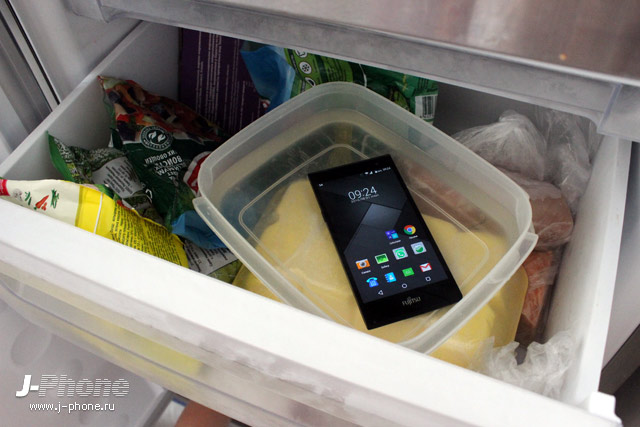 Заморозка -20°C японского смартфона Fujitsu Arrows M02 Заморозка -20°C японского смартфона Fujitsu Arrows M02