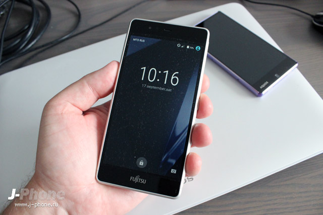 Fujitsu ARROWS M03