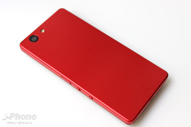 Фотообзор Fujitsu ARROWS M04 Premium (red) Фотообзор Fujitsu ARROWS M04 Premium (red)