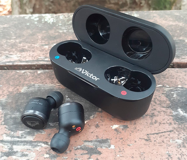 Компания JVC KENWOOD выпустит свои первые беспроводные TWS наушники Victor HA-FX100T, над звуком которых работали специалисты из Victor Studio