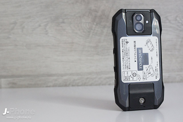 Фотообзор японского смартфона Kyocera TORQUE G04 в черном цвете