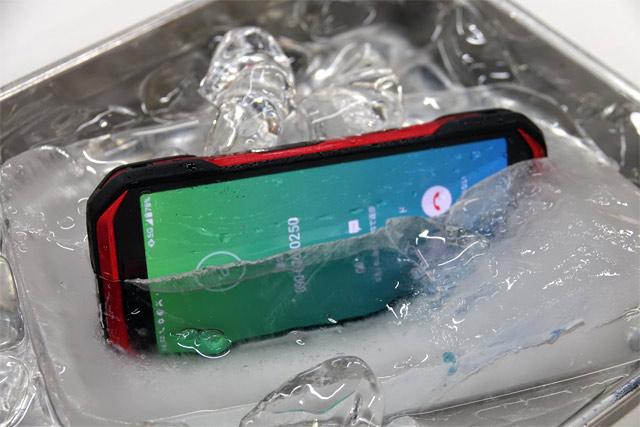 Японская Kyocera представила новый MIL-STD-810H защищенный Android смартфон TORQUE G06 с 5,4" экраном, процессором Snapdragon 7 Gen1 и памятью 6/128Gb