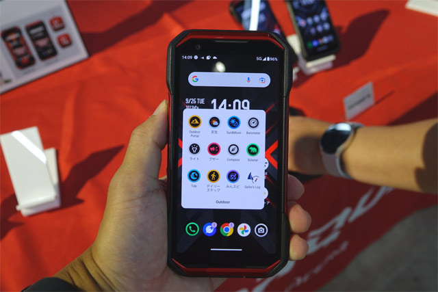 Kyocera TORQUE G06 обзор со стороны
