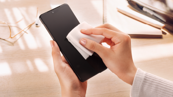 Компания Kyocera и японский оператор Y!mobile представили бюджетный 6.26" ударопрочный смартфон Android One S8. на базе Android 11
