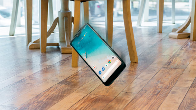 Компания Kyocera и японский оператор Y!mobile представили бюджетный 6.26" ударопрочный смартфон Android One S8. на базе Android 11