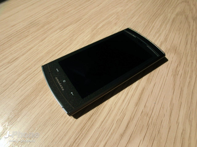 японские телефоны Nec Docomo N-06C Medias WP Amadana