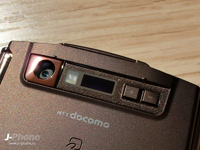 японские телефоны Nec Docomo N-06C Medias WP Amadana