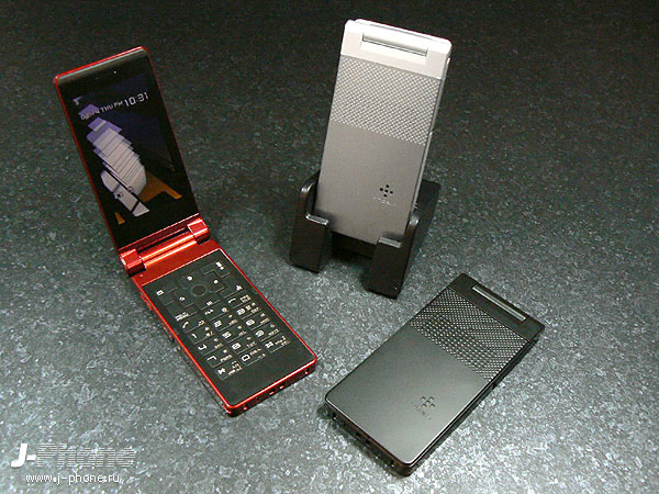 NEC Docomo N705i?