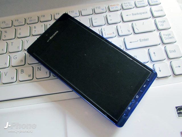 Sharp Docomo SH-01D Aquos Phone
