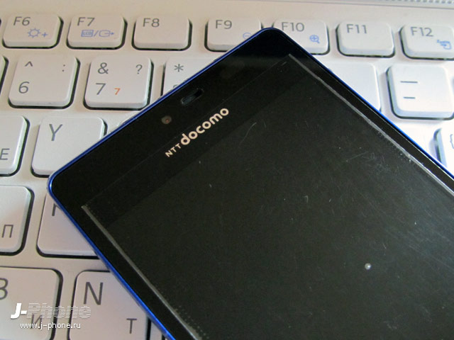 Sharp Docomo SH-01D Aquos Phone