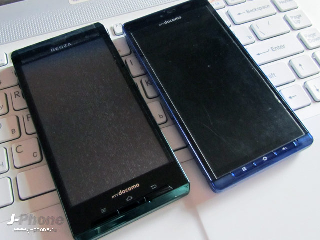 Sharp Docomo SH-01D Aquos Phone