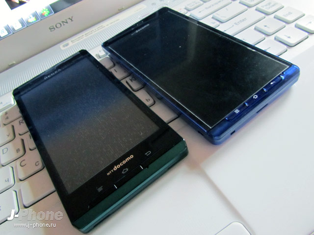 Sharp Docomo SH-01D Aquos Phone