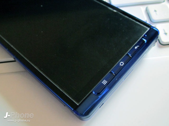Sharp Docomo SH-01D Aquos Phone