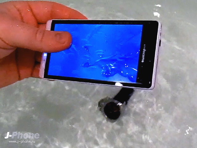 водонепроницаемый телефоны Sharp Docomo SH-01D Aqus Phone