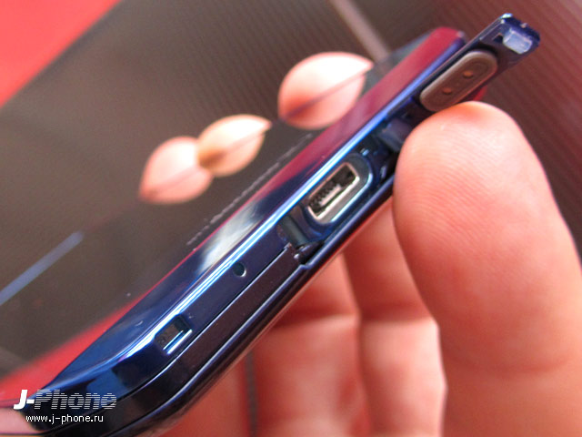 docomo sh-02e aquos phone zeta