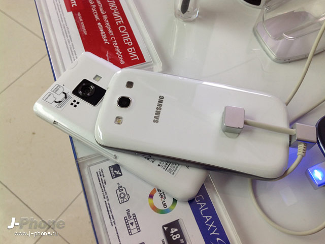 docomo sh-02e vs. samsung galaxy s3 docomo sh-02e vs. samsung galaxy s3