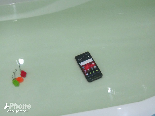sharp docomo sh-02e водонепроницаемость